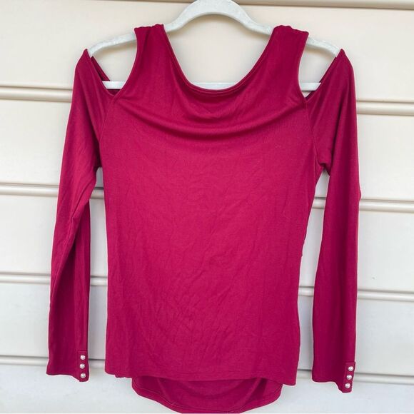 🎉Host Pick🎉 White House Black Market Cold Shoulder Red Lightweight Medium Top - Picture 4 of 7